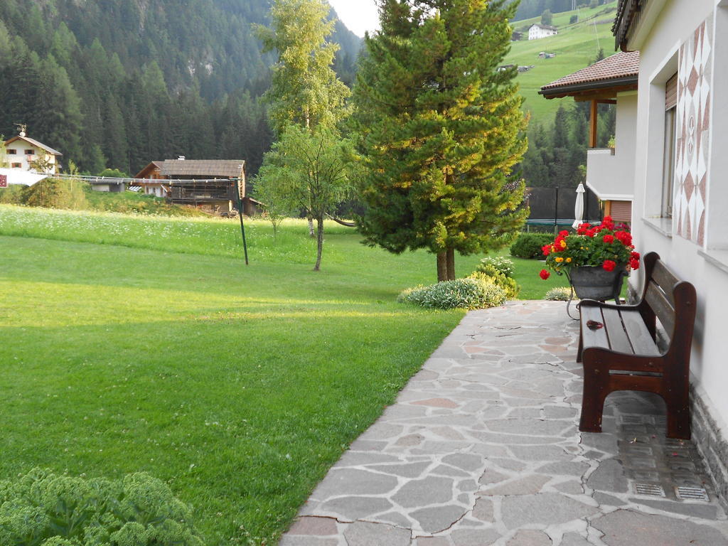Garni Conturina Hotell Santa Cristina Val Gardena Exteriör bild