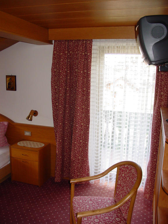 Garni Conturina Hotell Santa Cristina Val Gardena Rum bild